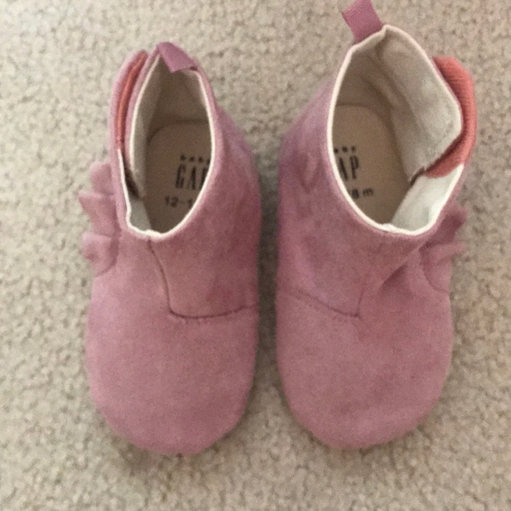Gap soft sole shoes. 12-18mo.